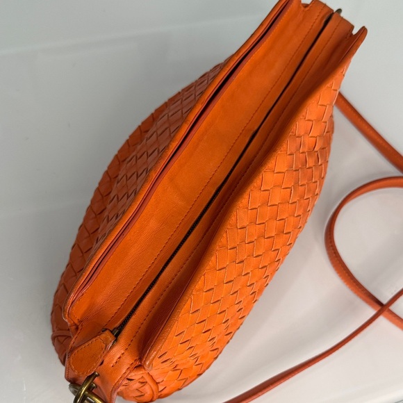 Bottega Veneta Nodini Crossbody Bag – Orange Intrecciato Leather, Suede Interior - Picture 4 of 10